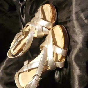 Women wedges